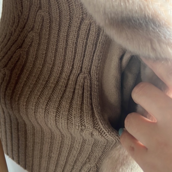 Armani Exchange Faux Fur Vest Sz Medium - Picture 8 of 16